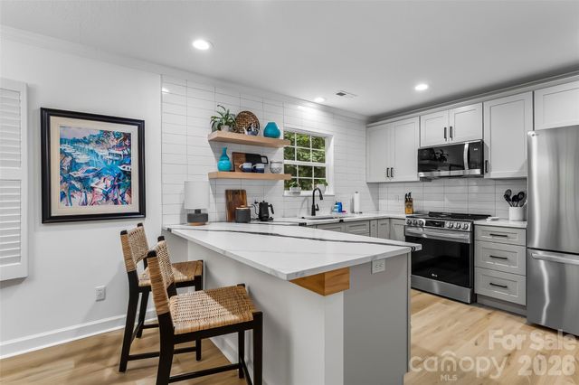 19 Willowick Drive, Asheville, NC 28803