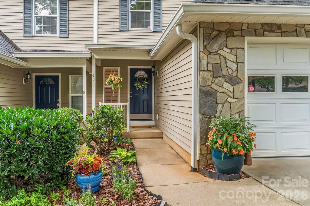 19 Willowick Drive, Asheville, NC 28803