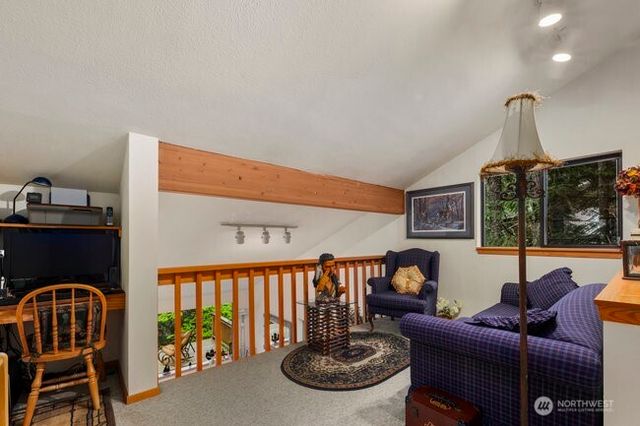 220 Mountain Home Lane, Easton, WA 98925