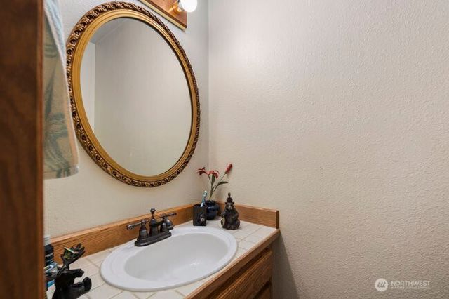 220 Mountain Home Lane, Easton, WA 98925