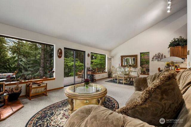 220 Mountain Home Lane, Easton, WA 98925