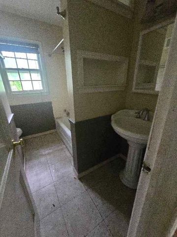 2305 W 73rd Street, Prairie Village, KS 66208
