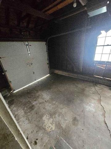 2305 W 73rd Street, Prairie Village, KS 66208