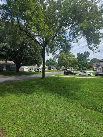 2305 W 73rd Street, Prairie Village, KS 66208