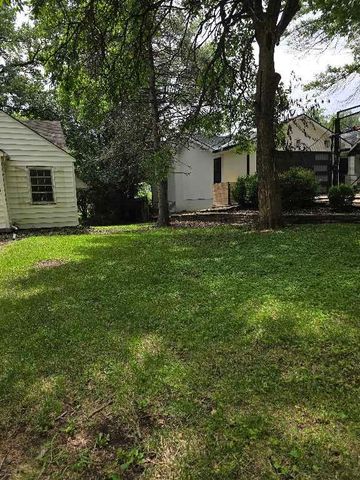 2305 W 73rd Street, Prairie Village, KS 66208