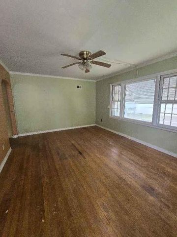 2305 W 73rd Street, Prairie Village, KS 66208