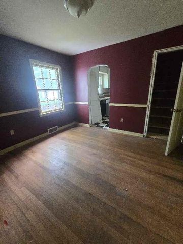 2305 W 73rd Street, Prairie Village, KS 66208