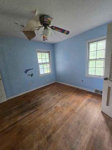 2305 W 73rd Street, Prairie Village, KS 66208