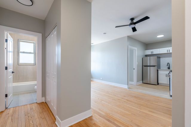 6239 N Western Avenue 311, Chicago, IL 60659