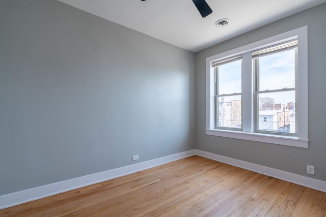 6239 N Western Avenue 311, Chicago, IL 60659