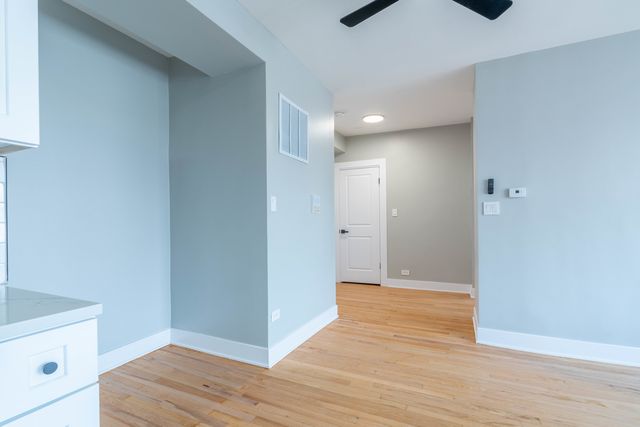 6239 N Western Avenue 311, Chicago, IL 60659