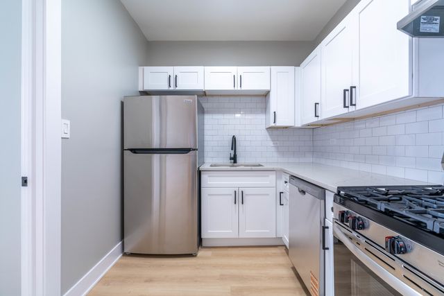 6239 N Western Avenue 311, Chicago, IL 60659