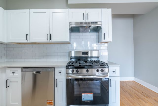 6239 N Western Avenue 311, Chicago, IL 60659