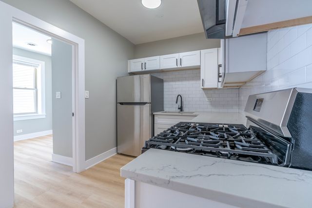 6239 N Western Avenue 311, Chicago, IL 60659