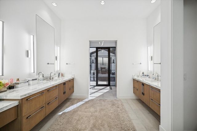 212 E Cowan Drive, Houston, TX 77007