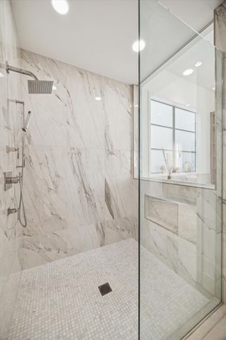 212 E Cowan Drive, Houston, TX 77007