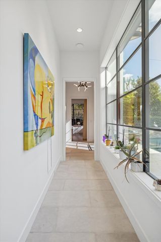 212 E Cowan Drive, Houston, TX 77007