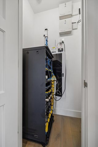 212 E Cowan Drive, Houston, TX 77007