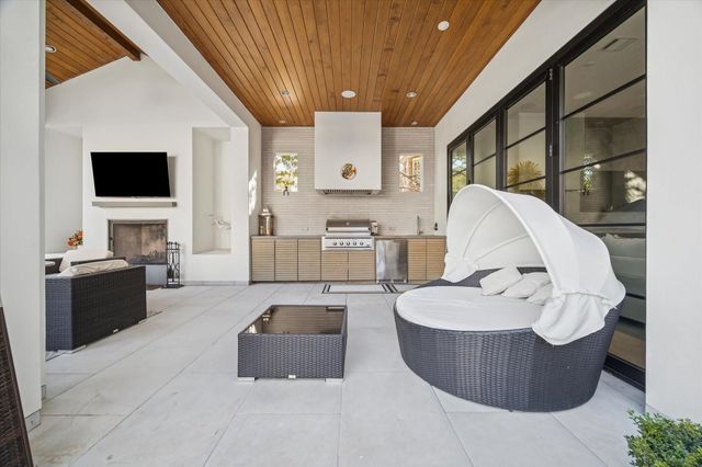 212 E Cowan Drive, Houston, TX 77007