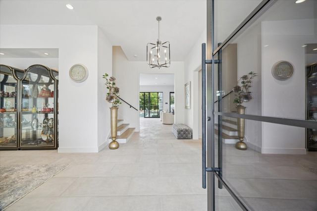 212 E Cowan Drive, Houston, TX 77007