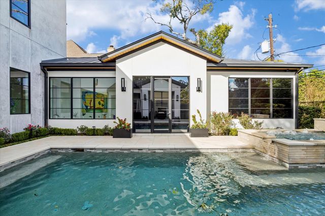 212 E Cowan Drive, Houston, TX 77007