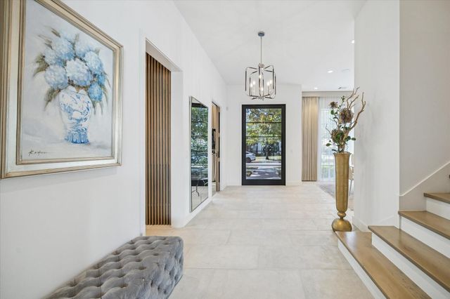 212 E Cowan Drive, Houston, TX 77007