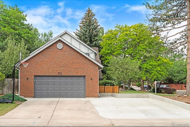 2011 S Gray Drive, Lakewood, CO 80227
