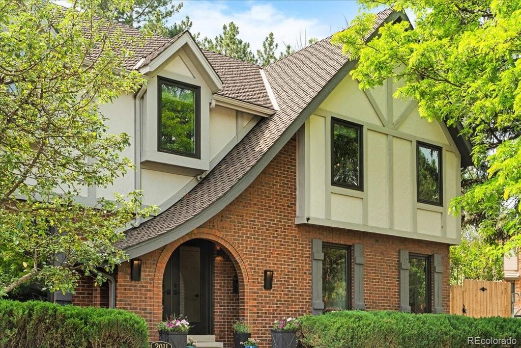2011 S Gray Drive, Lakewood, CO 80227