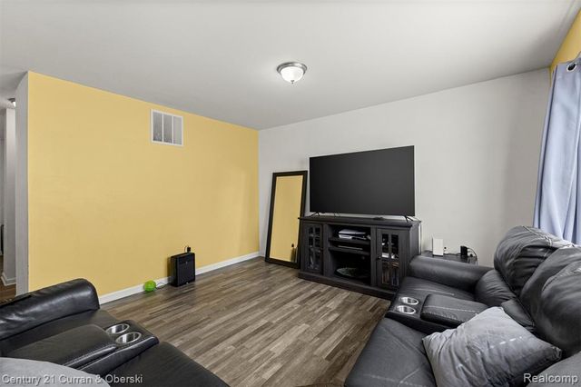 1659 Greenway Drive, Ypsilanti, MI 48198