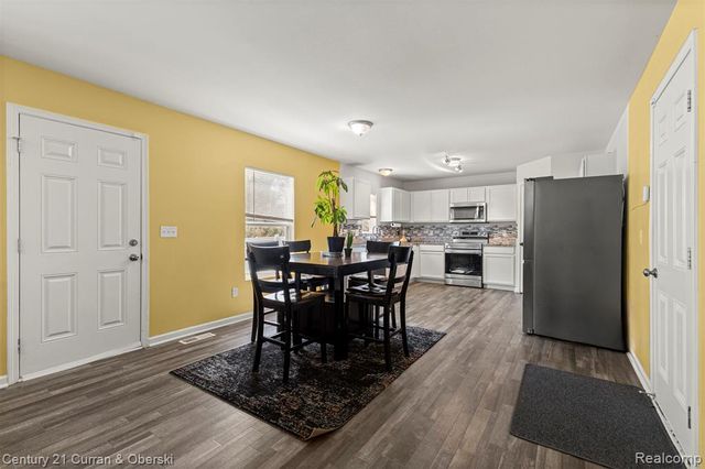 1659 Greenway Drive, Ypsilanti, MI 48198