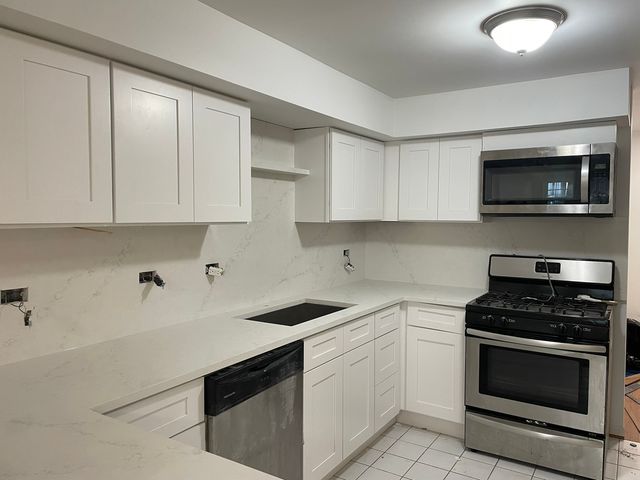 1534 N Claremont Avenue GDN, Chicago, IL 60622