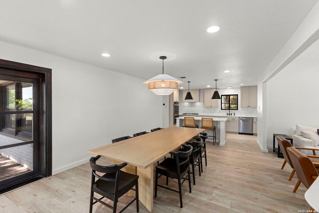 504 S Vandiver, Terrell Hills, TX 78209