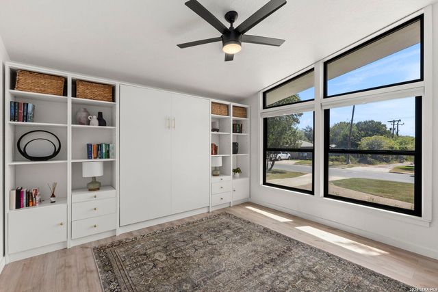504 S Vandiver, Terrell Hills, TX 78209