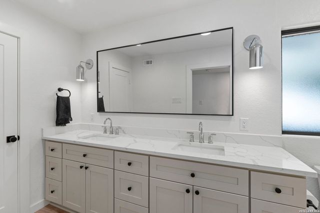 504 S Vandiver, Terrell Hills, TX 78209