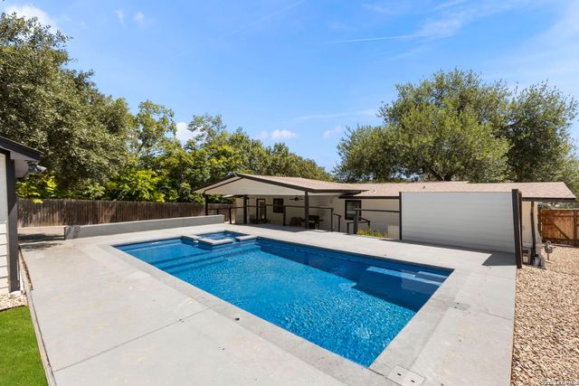 504 S Vandiver, Terrell Hills, TX 78209