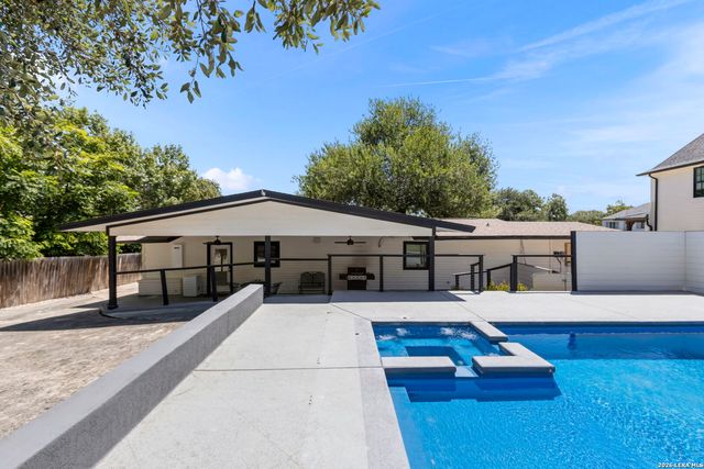 504 S Vandiver, Terrell Hills, TX 78209