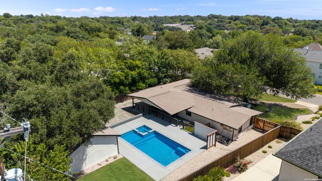 504 S Vandiver, Terrell Hills, TX 78209