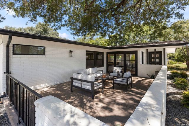 504 S Vandiver, Terrell Hills, TX 78209