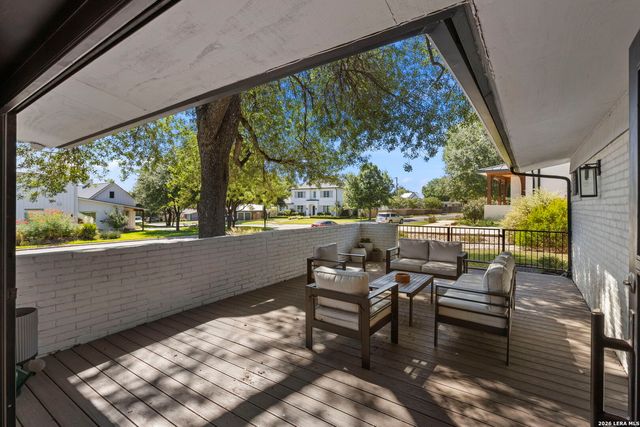 504 S Vandiver, Terrell Hills, TX 78209