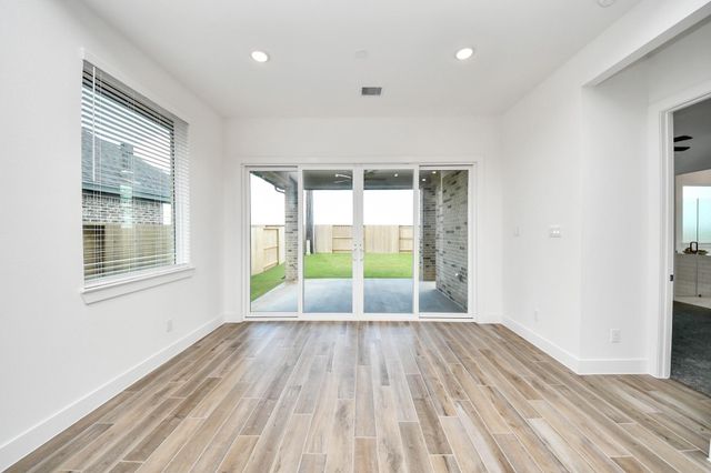 9438 Chateau Hill Drive, Manvel, TX 77578