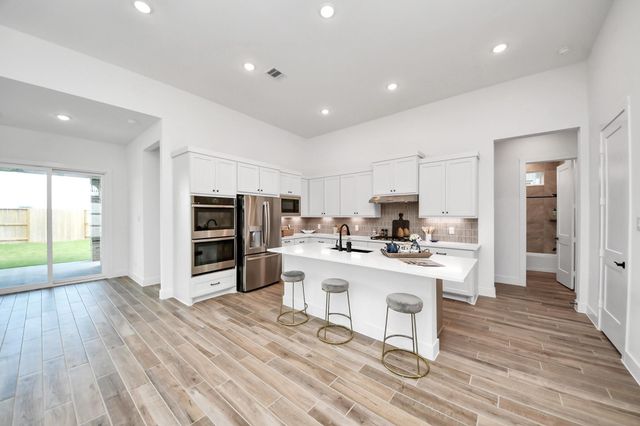 9438 Chateau Hill Drive, Manvel, TX 77578