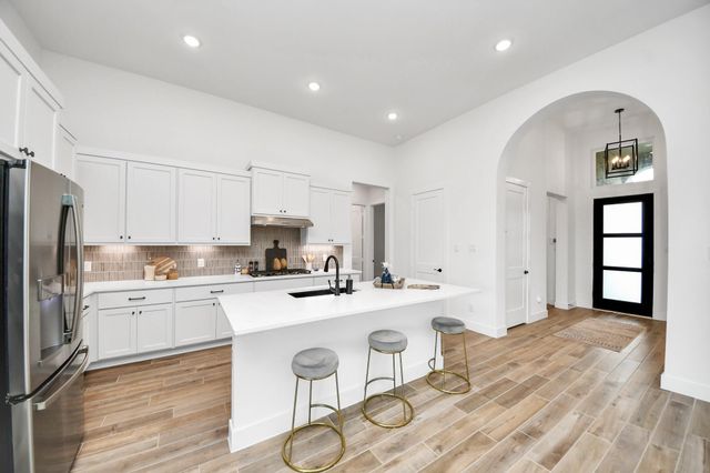 9438 Chateau Hill Drive, Manvel, TX 77578