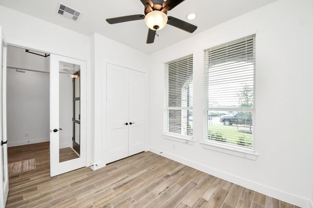 9438 Chateau Hill Drive, Manvel, TX 77578