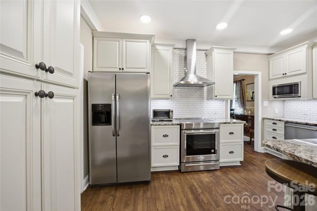 455 Heathcote Drive, Statesville, NC 28677
