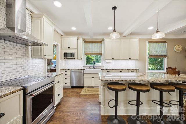 455 Heathcote Drive, Statesville, NC 28677