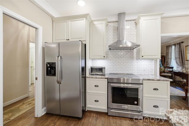 455 Heathcote Drive, Statesville, NC 28677