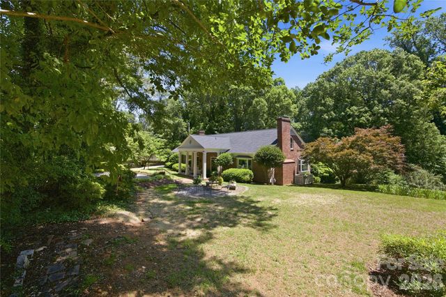 455 Heathcote Drive, Statesville, NC 28677