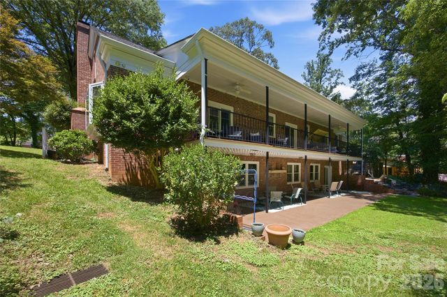 455 Heathcote Drive, Statesville, NC 28677