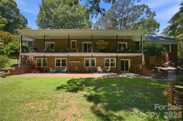 455 Heathcote Drive, Statesville, NC 28677