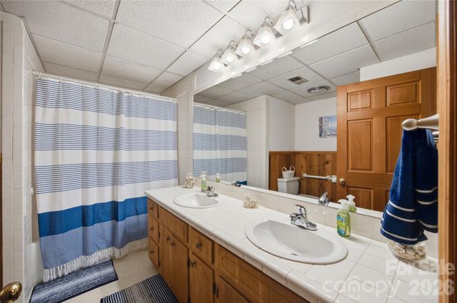 455 Heathcote Drive, Statesville, NC 28677